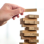 Feature article structure outperforms pyramid